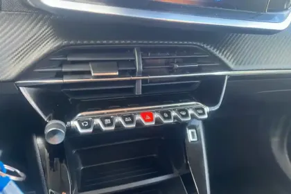 Photo 19 Peugeot 2008  PureTech 100 S&S BVM6