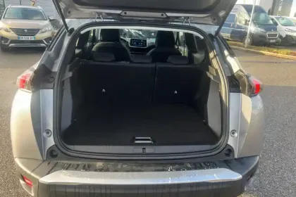 Photo 30 Peugeot 2008  PureTech 100 S&S BVM6