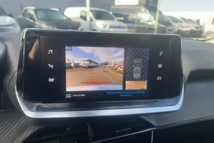 Photo 65 Peugeot 2008  PureTech 100 S&S BVM6