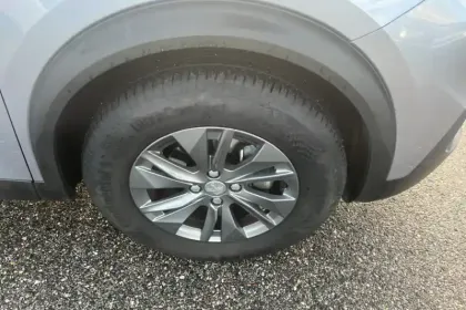 Photo 35 Peugeot 2008  PureTech 100 S&S BVM6