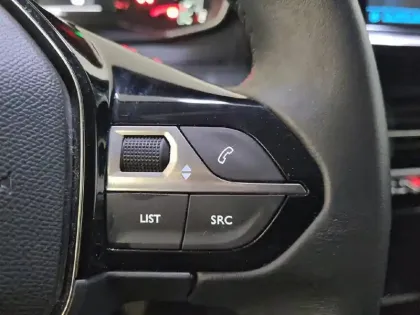 Photo 78 Peugeot 208  PureTech 75 S&S BVM5