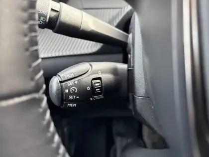 Photo 14 Peugeot 208  PureTech 75 S&S BVM5