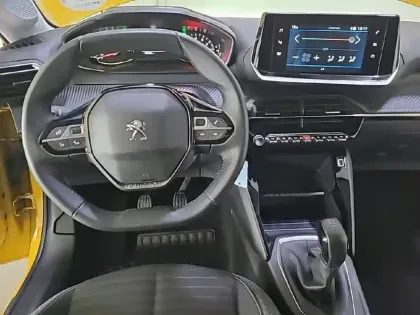 Photo 89 Peugeot 208  PureTech 75 S&S BVM5