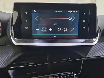 Photo 70 Peugeot 208  PureTech 75 S&S BVM5