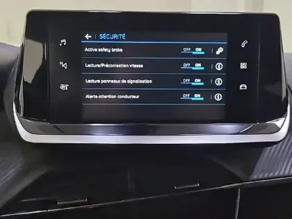 Photo 103 Peugeot 208  PureTech 75 S&S BVM5