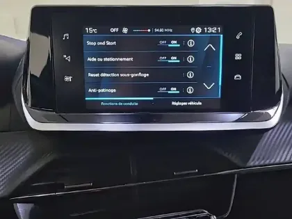 Photo 102 Peugeot 208  PureTech 75 S&S BVM5