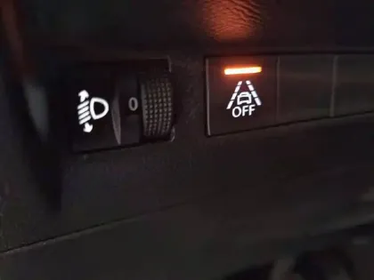 Photo 79 Peugeot 208  PureTech 75 S&S BVM5