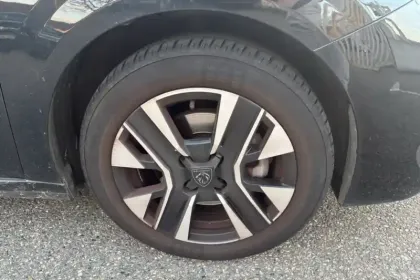 Photo 13 Peugeot 208  100 S&S BVM6