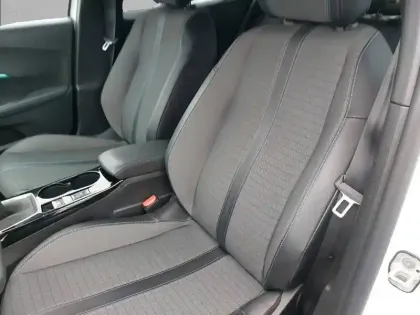 Photo 10 Peugeot 2008  PureTech 100 S&S BVM6