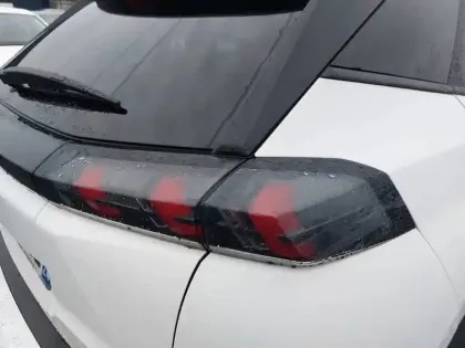 Photo 16 Peugeot 2008  PureTech 100 S&S BVM6