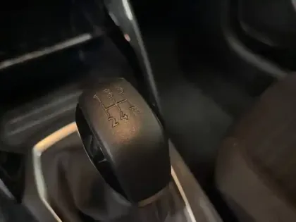 Photo 28 Peugeot 208  PURETECH 75 S&S BVM5