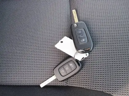 Photo 18 Renault Trafic  L1 dCi 150 Energy S&S