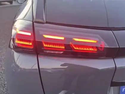 Photo 16 Peugeot 2008  Hybrid 145 e-DCS6