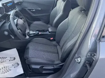 Photo 10 Peugeot 2008  Hybrid 145 e-DCS6