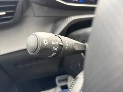 Photo 62 Peugeot 2008  Hybrid 145 e-DCS6