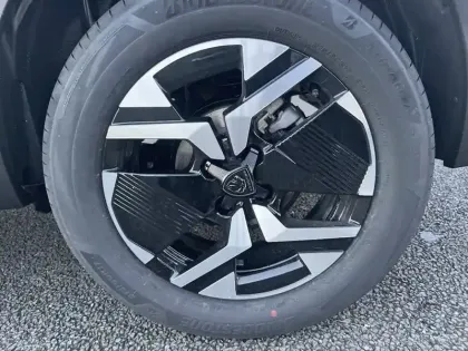 Photo 12 Peugeot 2008  Hybrid 145 e-DCS6