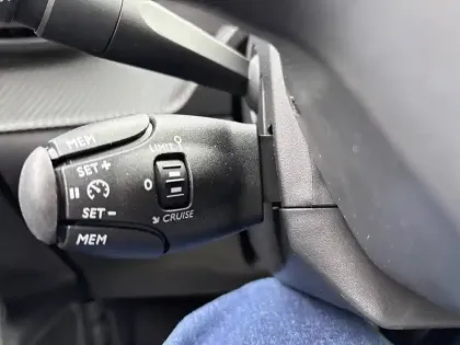 Photo 83 Peugeot 2008  Hybrid 145 e-DCS6