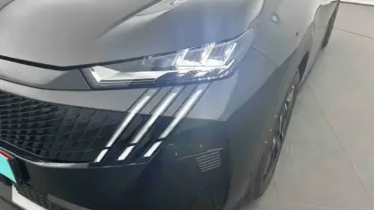 Photo 66 Peugeot 3008  Hybrid 145 e-DCS6