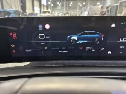 Photo 31 Peugeot 3008  Hybrid 145 e-DCS6