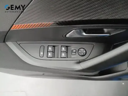 Photo 51 Peugeot 2008  BlueHDi 100 S&S BVM6