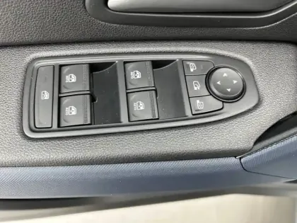 Photo 18 Dacia Duster  Hybrid 140