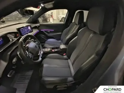 Photo 8 Peugeot 2008  PureTech 130 S&S EAT8