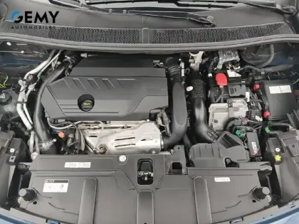 Photo 47 Peugeot 3008  Hybrid 225 e-EAT8