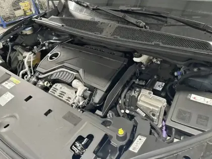 Photo 21 Peugeot 3008  Hybrid 145 e-DCS6