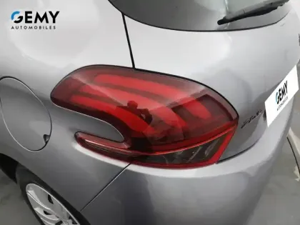 Photo 16 Peugeot 208  BlueHDi 100ch S&S BVM5