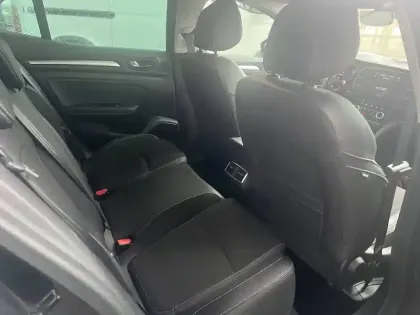 Photo 17 Renault Megane Mégane IV Berline Blue dCi 115 EDC