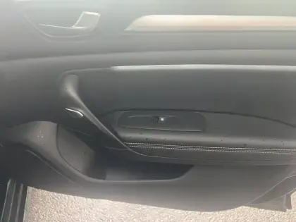 Photo 12 Renault Megane Mégane IV Berline Blue dCi 115 EDC