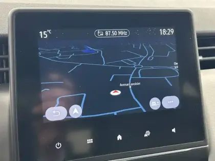 Photo 31 Renault Clio  E-Tech full hybrid 145