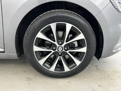 Photo 29 Renault Clio  E-Tech full hybrid 145