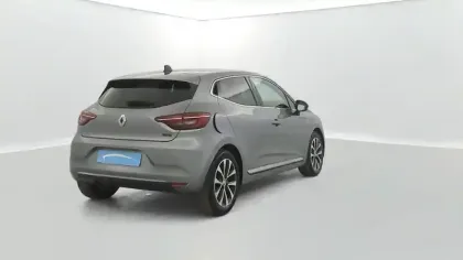 Photo 13 Renault Clio  E-Tech full hybrid 145
