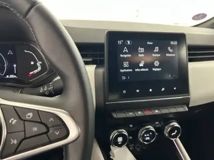 Photo 20 Renault Clio  E-Tech full hybrid 145