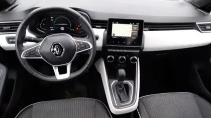 Photo 8 Renault Clio  E-Tech full hybrid 145