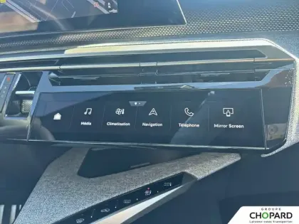 Photo 12 Peugeot 5008  Electrique 325 ch 73 kWh 4x4