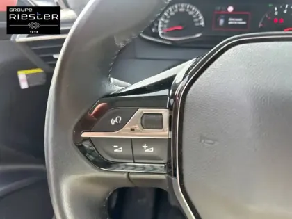 Photo 48 Peugeot 2008  PureTech 100 S&S BVM6