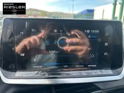 Photo 51 Peugeot 2008  PureTech 100 S&S BVM6