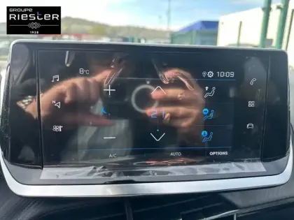 Photo 53 Peugeot 2008  PureTech 100 S&S BVM6