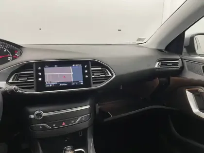 Photo 90 Peugeot 308 Gén. II Ph2 NG Allure Pack 5