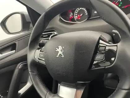 Photo 60 Peugeot 308 Gén. II Ph2 NG Allure Pack 5