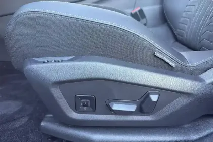 Photo 21 Peugeot 3008  Plug-in Hybrid 195 e-DCS7