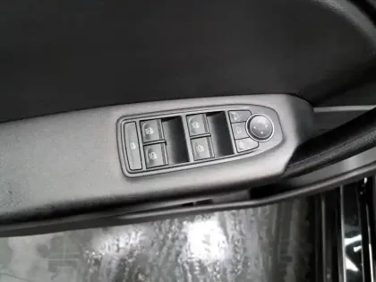 Photo 28 Renault Captur  Blue dCi 95