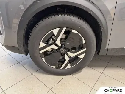 Photo 47 Peugeot 2008  Hybrid 145 e-DCS6