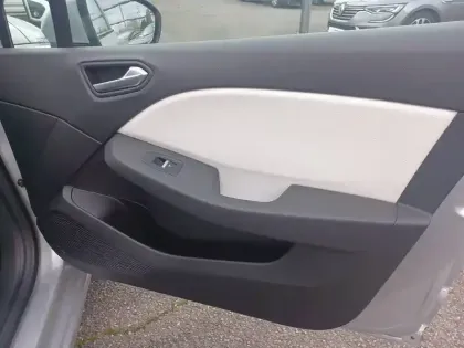 Photo 53 Renault Clio Gén. V (BJA) Ph1 Intens 5