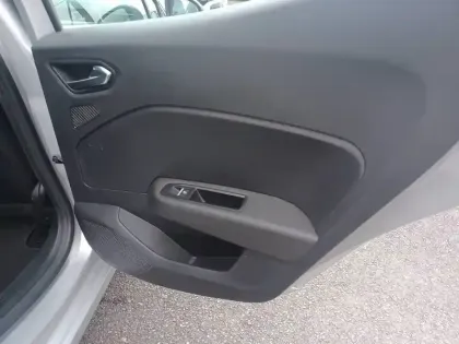 Photo 50 Renault Clio Gén. V (BJA) Ph1 Intens 5