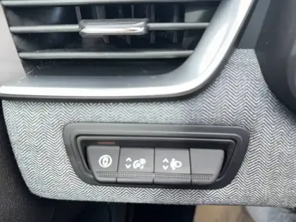 Photo 43 Renault Clio  E-Tech full hybrid 145 ch GSR2