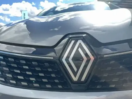 Photo 8 Renault Clio  E-Tech full hybrid 145 ch GSR2