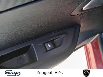 Photo 55 Peugeot 2008  PureTech 130 S&S BVM6